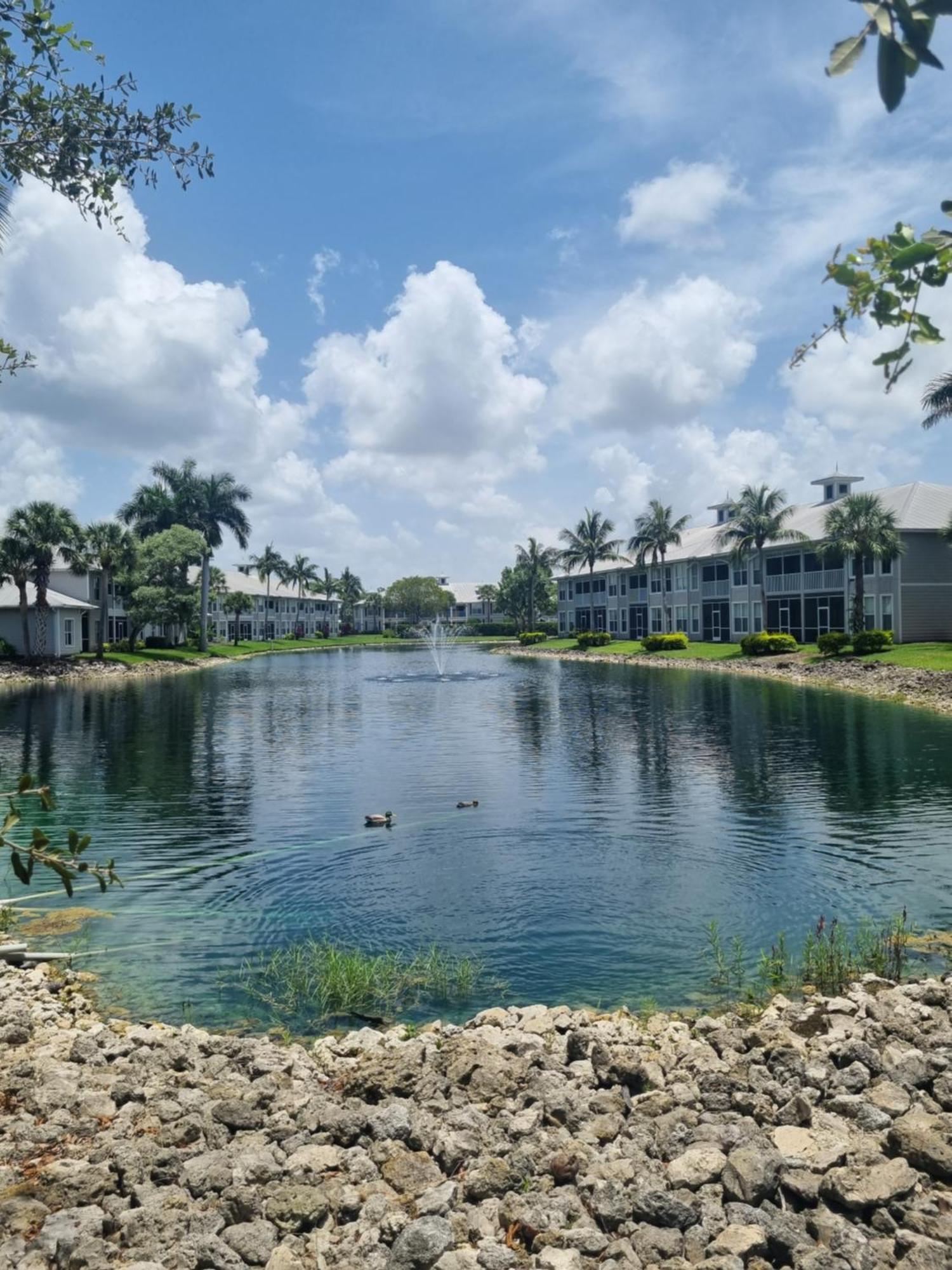 Stunning 2-Bedroom Plus Den Condo In Greenlinks Resort เนเปิลส์ ภายนอก รูปภาพ